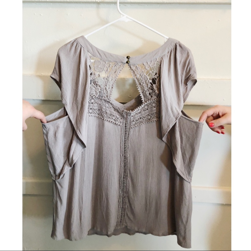 TORRID - lace back flutter sleeve blouse - size 00